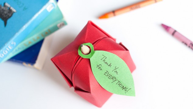 Origami Apple Favor Tutorial