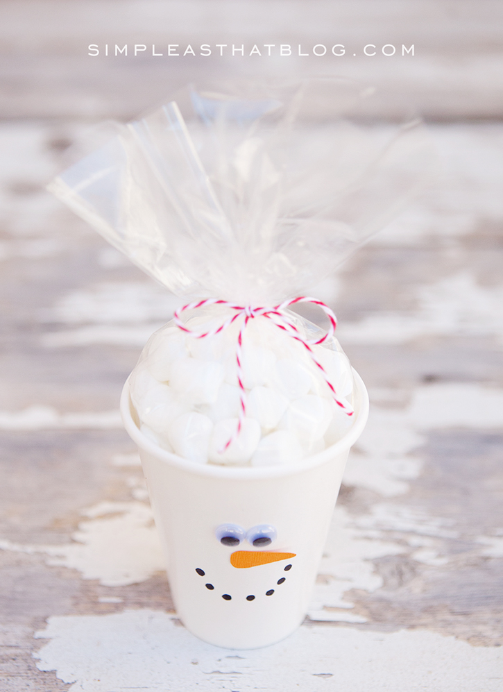 Simple Christmas Treat Cups