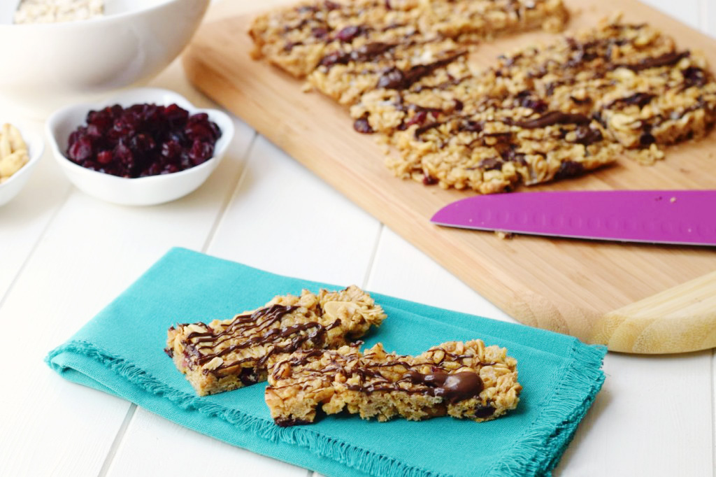 These Healthy Peanut Butter Snack Bars are gluten free and make a perfect high protein snack or breakfast!