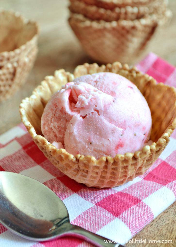 Strawberry Frozen Yogurt