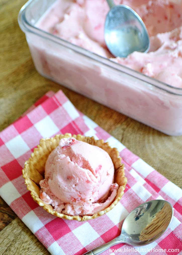 Strawberry Frozen Yogurt