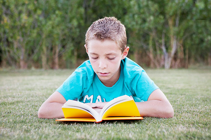 Have you ever struggled to find book titles that really captivate your child? I know I have - particularly for my son. Here are six tips to help your child develop a love of reading, as well a comprehensive list of the best chapter books and series that are sure to help light that fire.