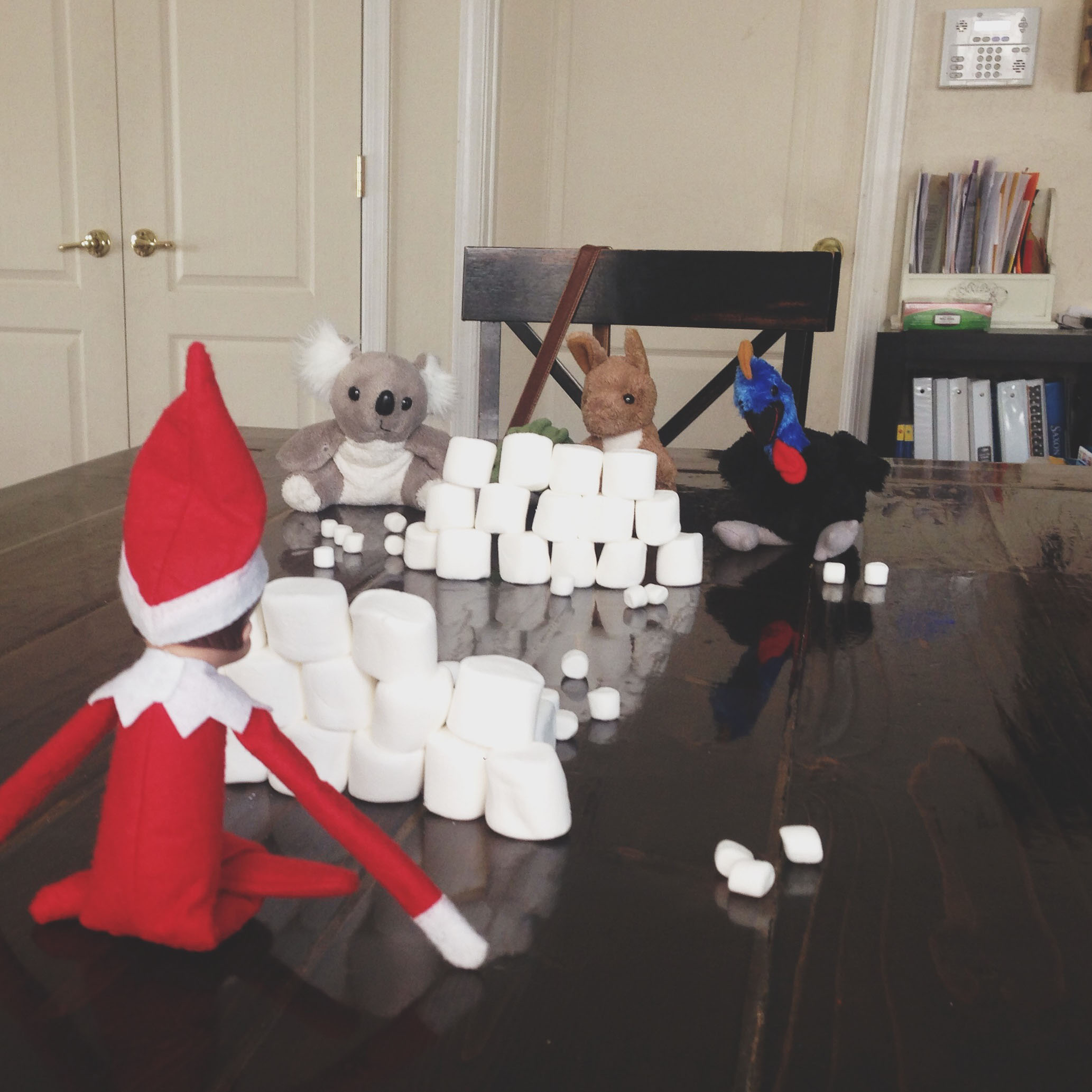 More than 40 Easy Elf on the Shelf Ideas