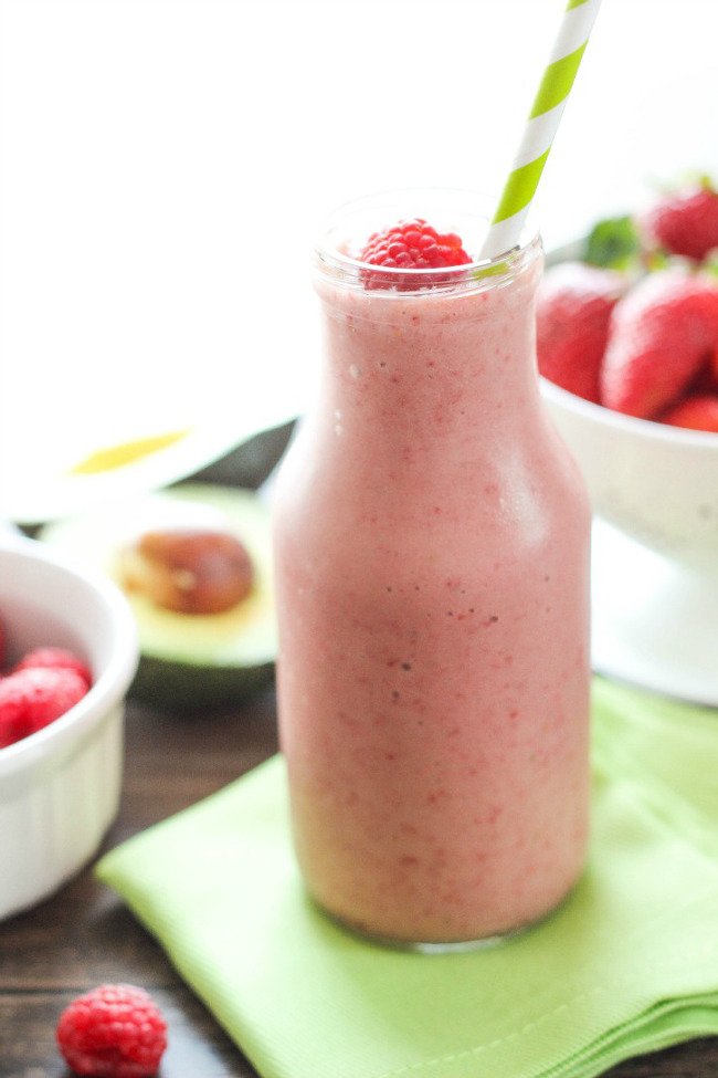Avocado and Berries Smoothie