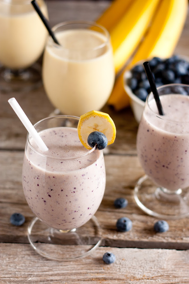 Banana Berry and Oat Smoothie