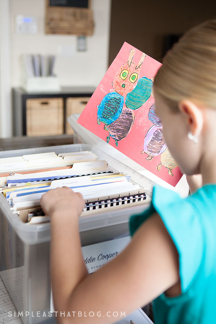 Organize  Manage kids artwork / Manage kids school papers / Paper Clutter  