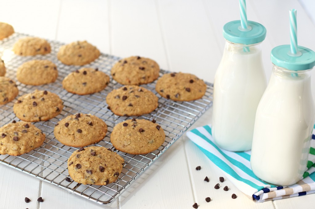 Healthy Oatmeal Chocolate Chip Cookies - Even my kids can't tell these healthy cookies are gluten free and sweetened with honey! It doesn't get better than healthy dessert!