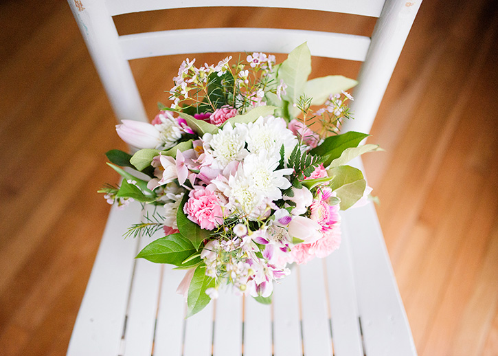 How To Make Wedding Bouquets With Fresh Flowers - Rachel Cho