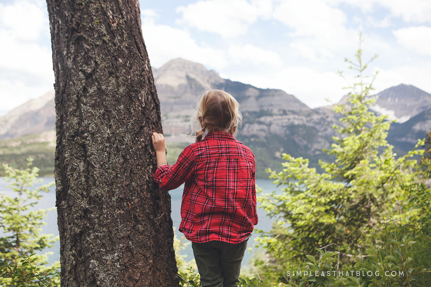 For families who would like to leap from observing to exploring, here are 6 tips to help kids EXPLORE nature with all of their senses.