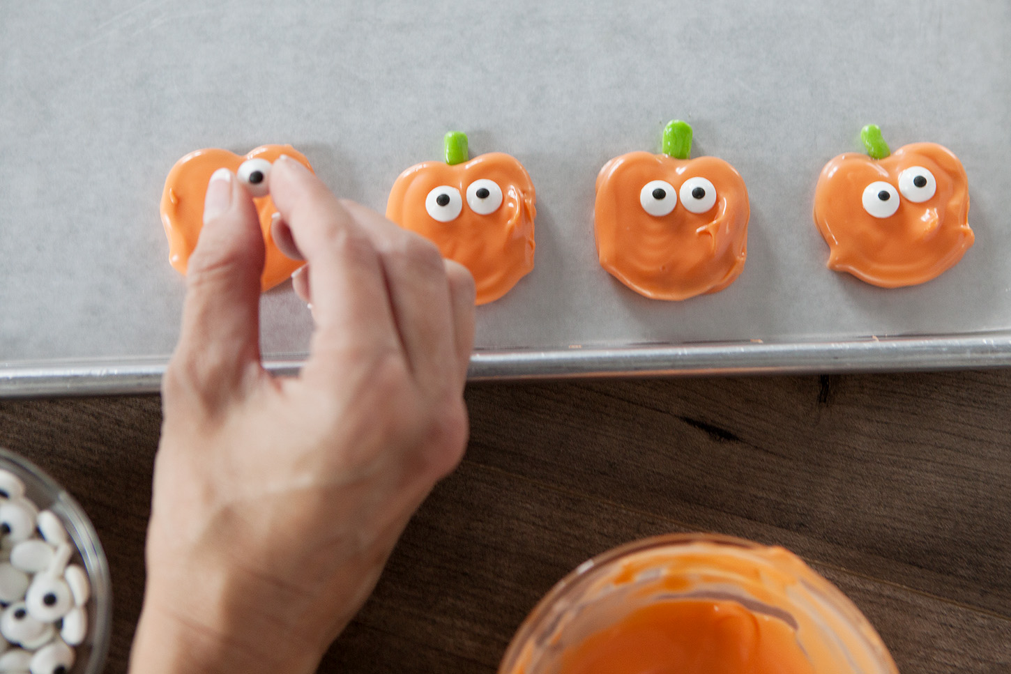 Cute, yummy and a fun treat to make with the kids, these