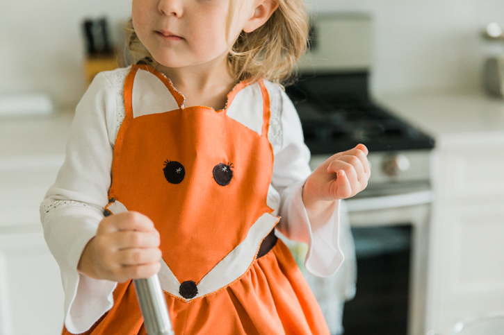 The cutest little fox apron you've ever seen - AND it's reversible. Click for the pattern and step-by-step instructions.