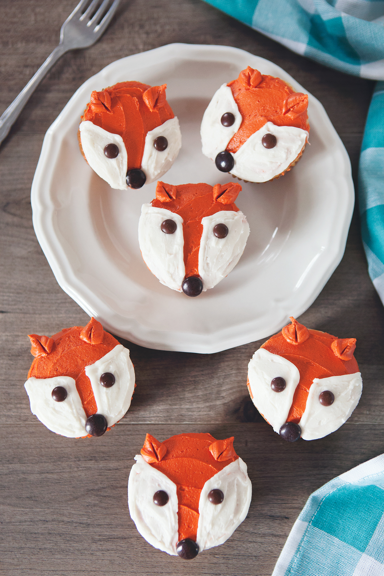 Crumb Avenue - Easy to follow cake topper tutorials | Inspirations | Fox