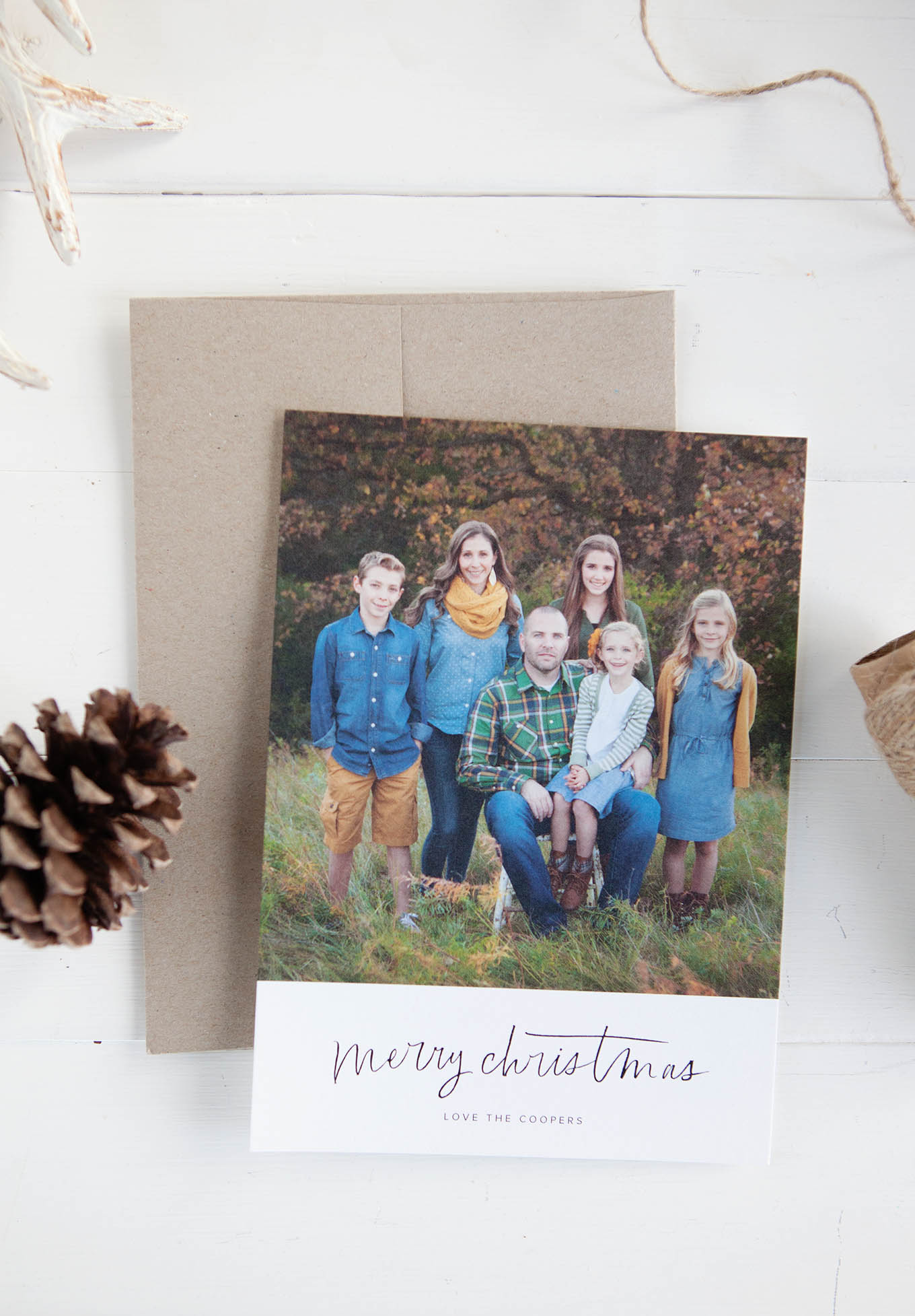 In this day of instant messages and overflowing inboxes, a handwritten card can mean so much. Sending heartfelt holiday cards is a tradition worth holding onto.