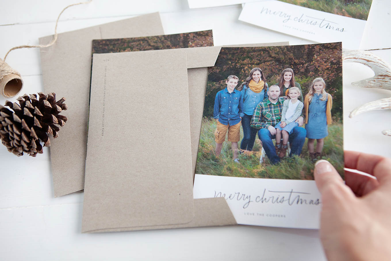 In this day of instant messages and overflowing inboxes, a handwritten card can mean so much. Sending heartfelt holiday cards is a tradition worth holding onto.