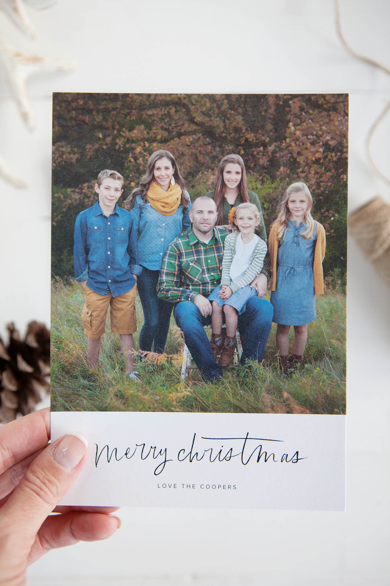 In this day of instant messages and overflowing inboxes, a handwritten card can mean so much. Sending heartfelt holiday cards is a tradition worth holding onto.