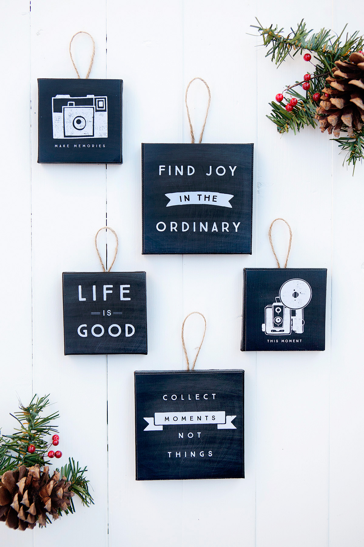 Holidays: Make mini canvas ornaments as a beautiful reminder to focus on the little things this holidays season! Such a sweet idea for Christmas.