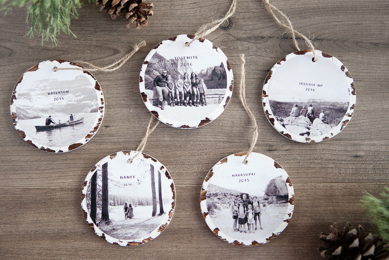 Trim the tree with these 10 minute photo keepsake ornaments. They take no time at all to make and it will mean so much to fill the tree with family memories.