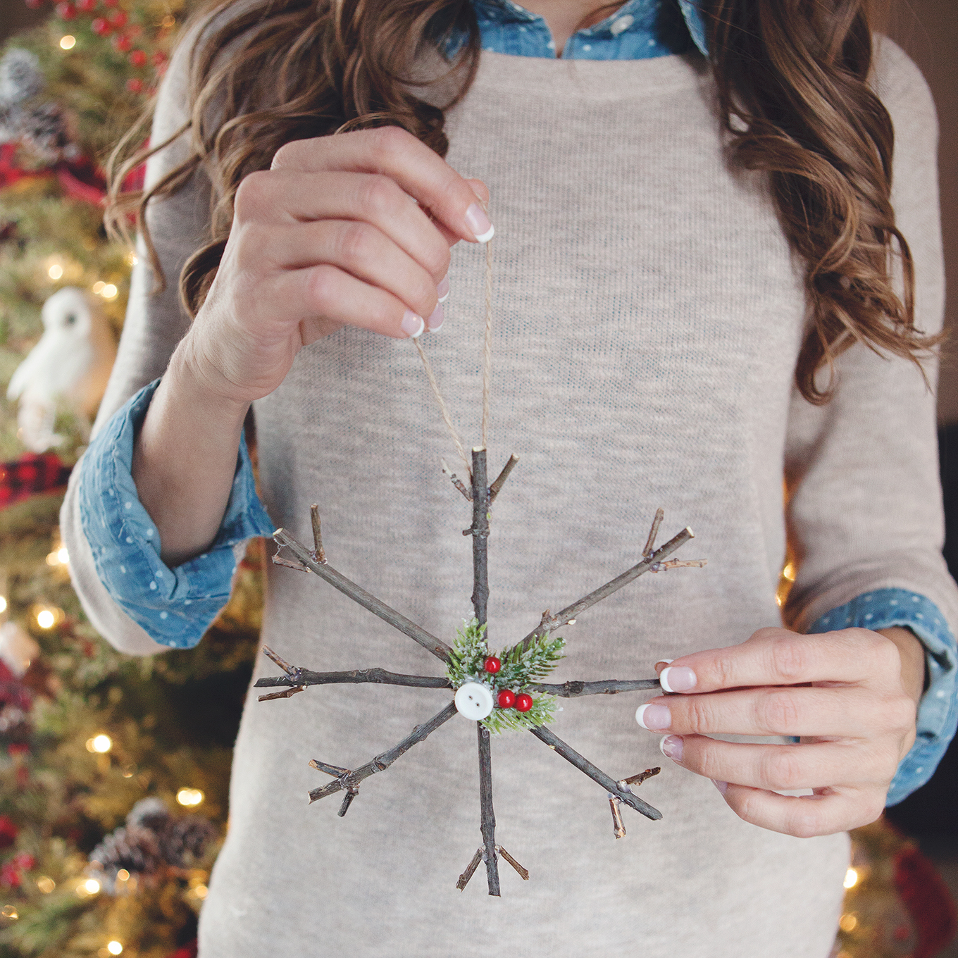 Bring a touch of nature indoors this year as you decorate your tree – learn how to make rustic twig Christmas ornaments! They're simple, inexpensive and look beautiful!