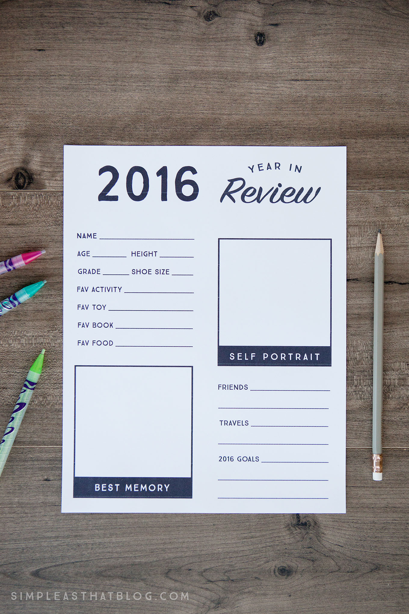 This free printable year in review sheet gives kids a chance to reflect on their favorite memories from the past year and look ahead to new goals and adventures in 2016!