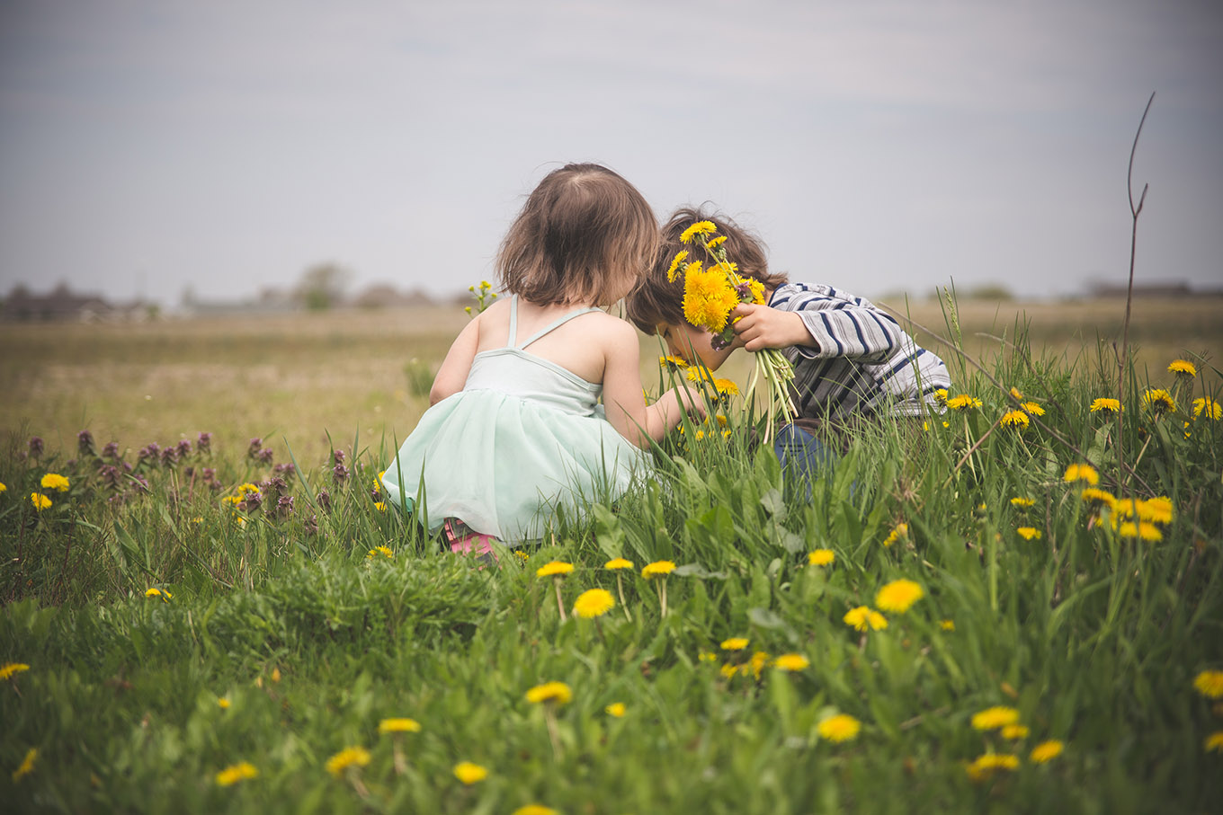 Time spent in nature is essential for our children's health. More on why you should trade screen time for green time –