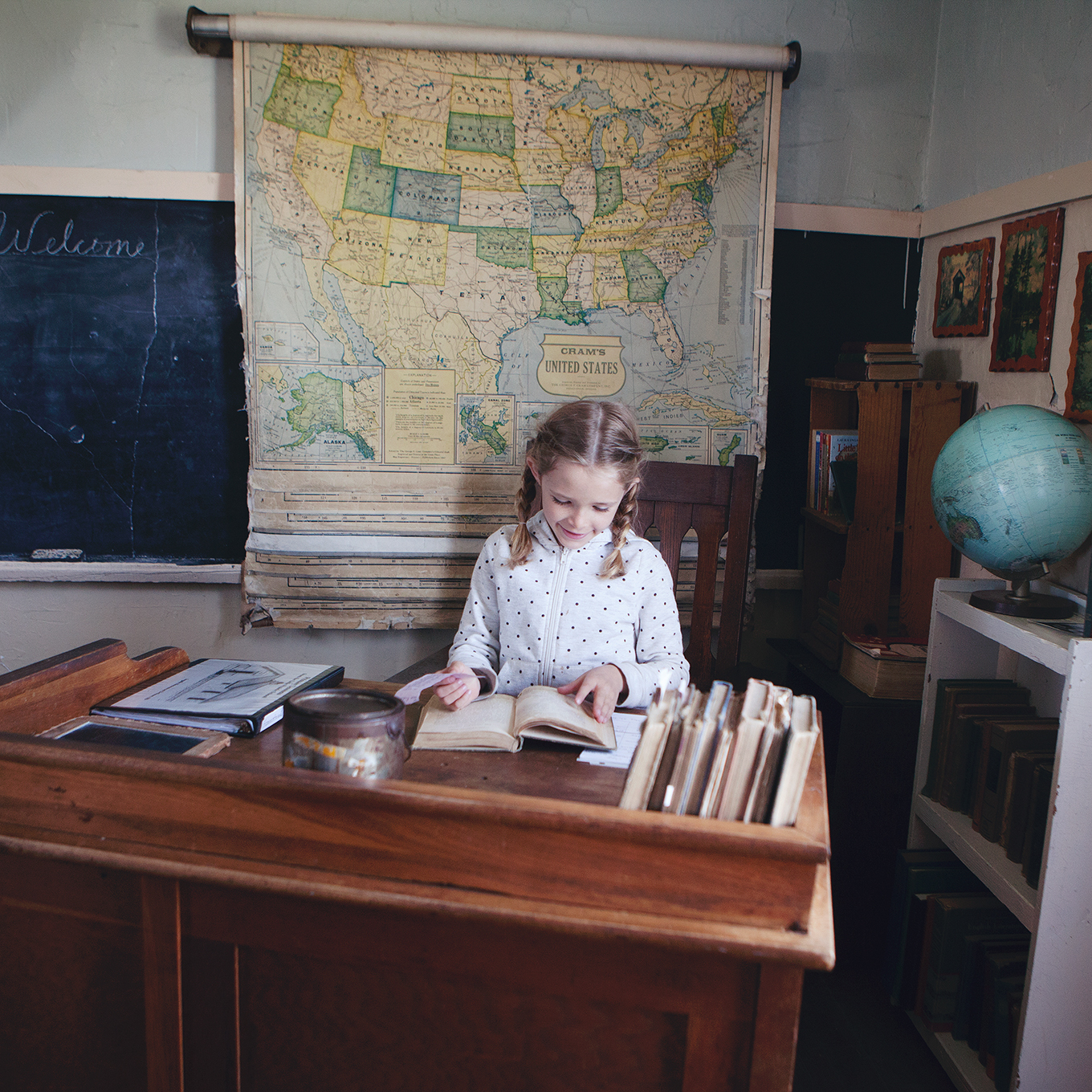 Looking for a truly memorable family experience? Step back in time at the Ingalls Homestead near De Smet, South Dakota! Watch history come to life while exploring the beautiful prairie homestead and learn about the rich pioneer history of the Ingalls family along the way.