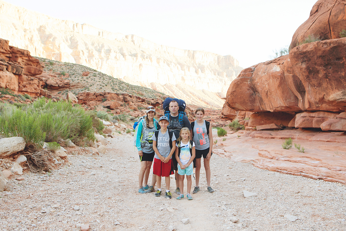 Hiking to outlet havasupai campground