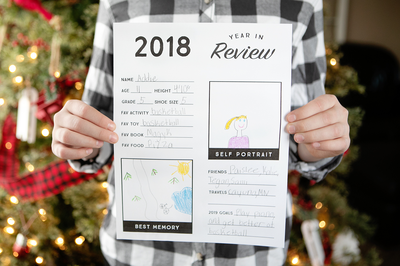 This free printable year in review sheet gives children a chance to reflect on their favorite memories from the past year and look ahead to new goals and adventures in 2019!