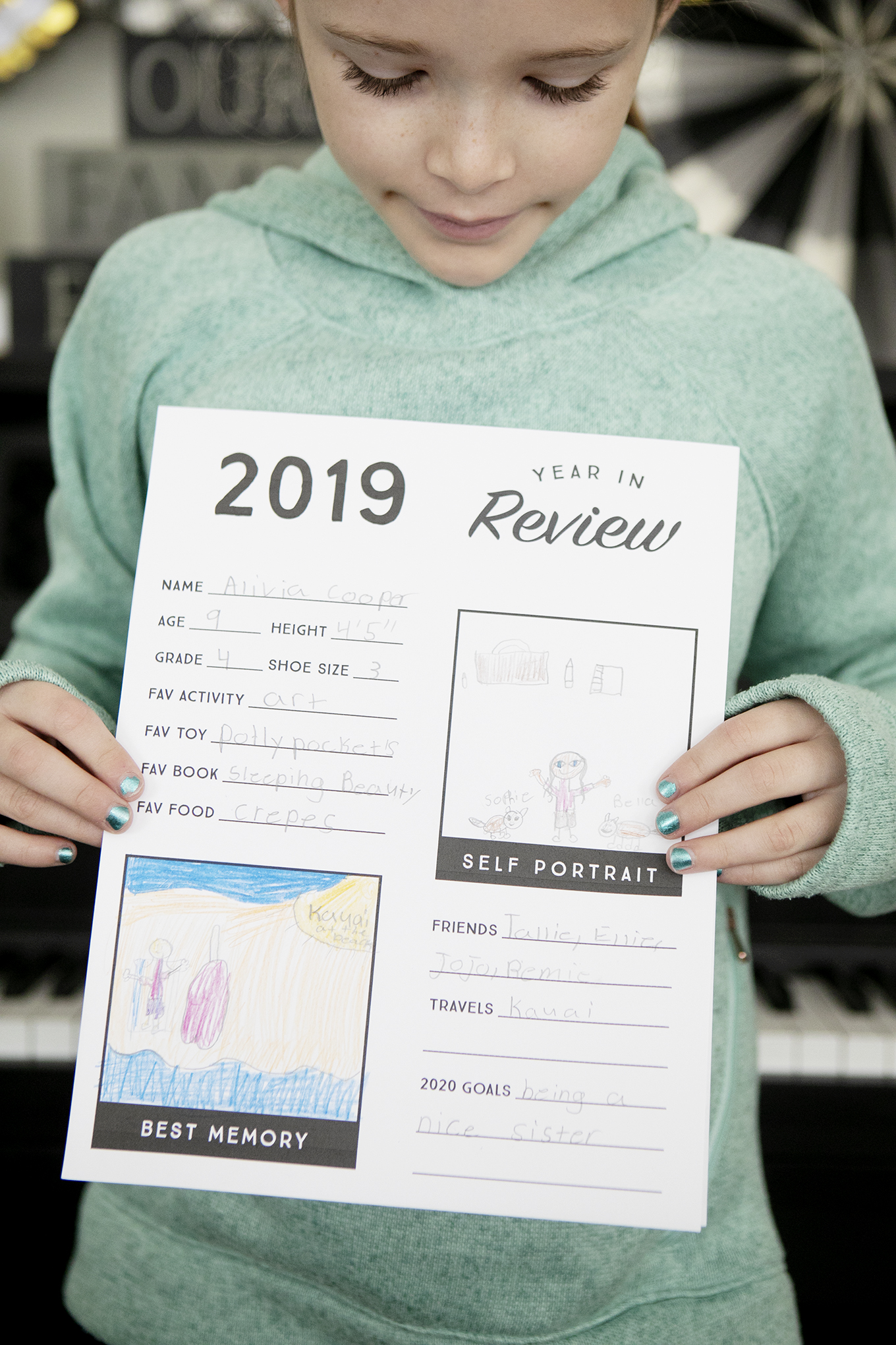 Year in Review Printable for Kids – this free printable year in review sheet gives children a chance to reflect on their favorite memories from the past 12 months and look ahead to new goals and adventures in the coming year!